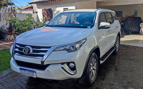 TOYOTA HILUX SW4 2.8 SRX 4X4 16V TURBO INTERCOOLER DIESEL 4P AUTOMÁTICO